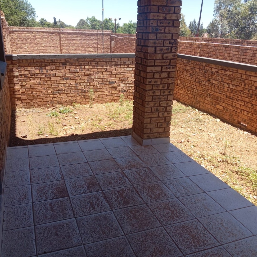 2 Bedroom Property for Sale in Cloverdene Gauteng