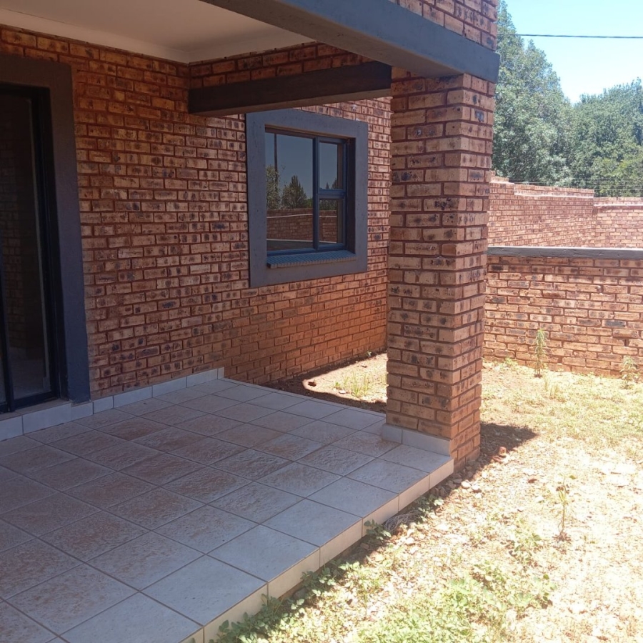 2 Bedroom Property for Sale in Cloverdene Gauteng