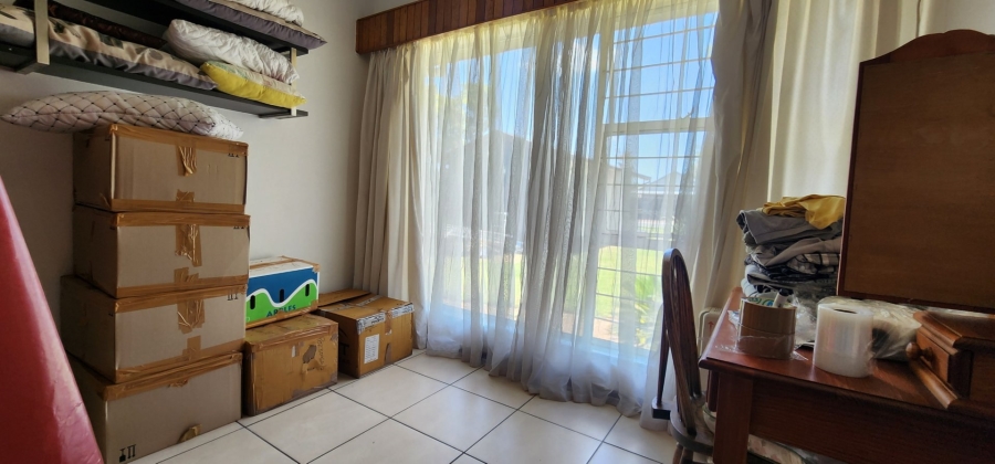 To Let 3 Bedroom Property for Rent in Brackenhurst Gauteng