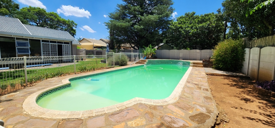 To Let 3 Bedroom Property for Rent in Brackenhurst Gauteng