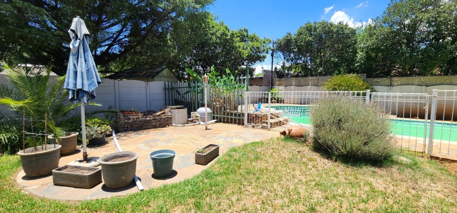 To Let 3 Bedroom Property for Rent in Brackenhurst Gauteng