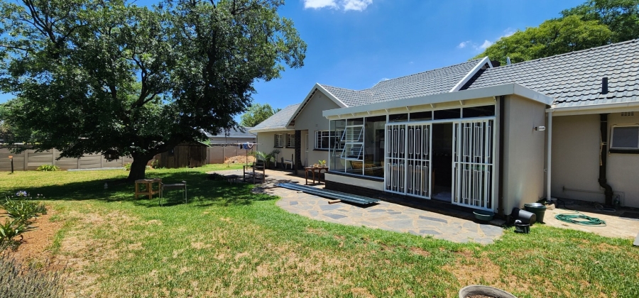 To Let 3 Bedroom Property for Rent in Brackenhurst Gauteng