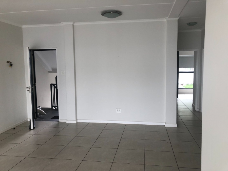 To Let 3 Bedroom Property for Rent in Petervale Gauteng