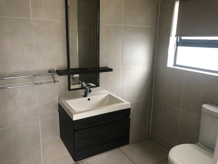 To Let 3 Bedroom Property for Rent in Petervale Gauteng