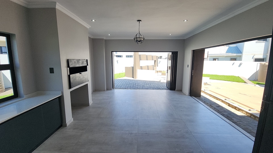 5 Bedroom Property for Sale in Six Fountains Residential Estate Gauteng