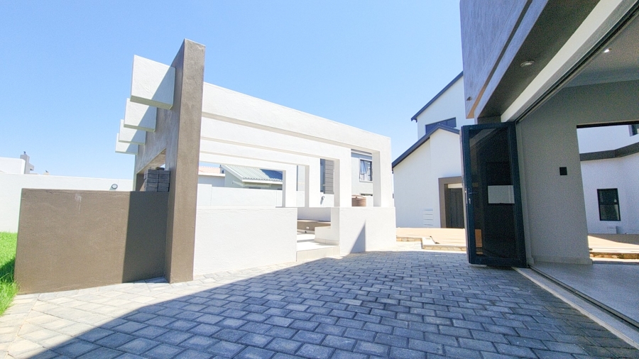 5 Bedroom Property for Sale in Six Fountains Residential Estate Gauteng