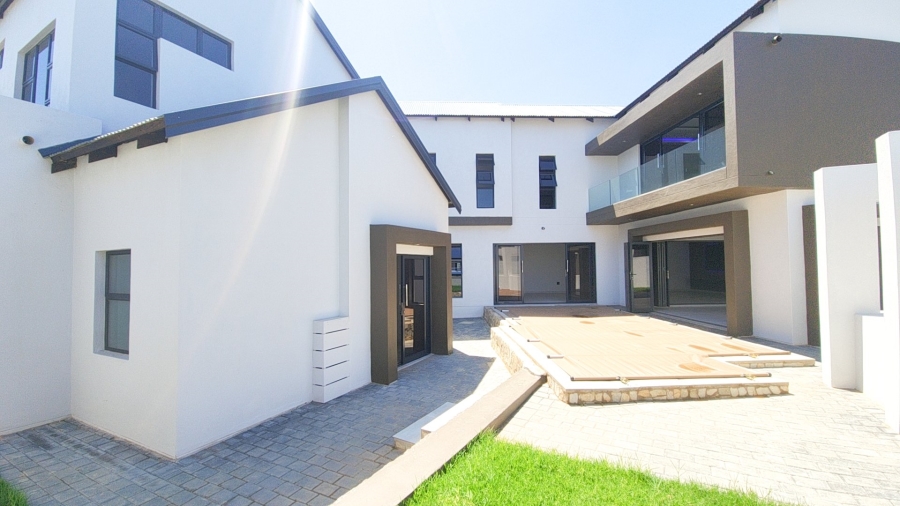 5 Bedroom Property for Sale in Six Fountains Residential Estate Gauteng