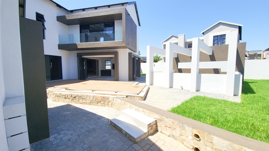 5 Bedroom Property for Sale in Six Fountains Residential Estate Gauteng