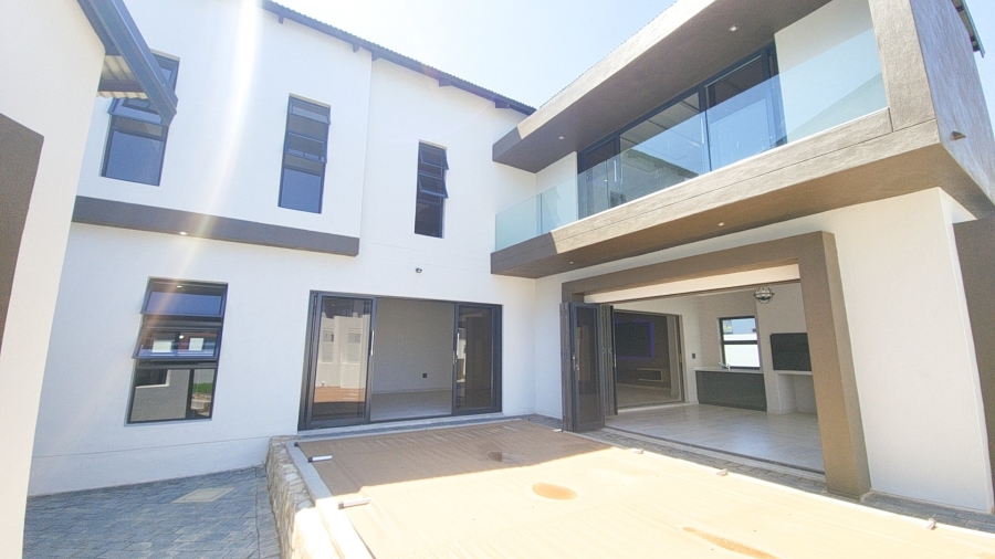 5 Bedroom Property for Sale in Six Fountains Residential Estate Gauteng