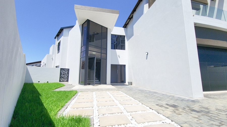 5 Bedroom Property for Sale in Six Fountains Residential Estate Gauteng