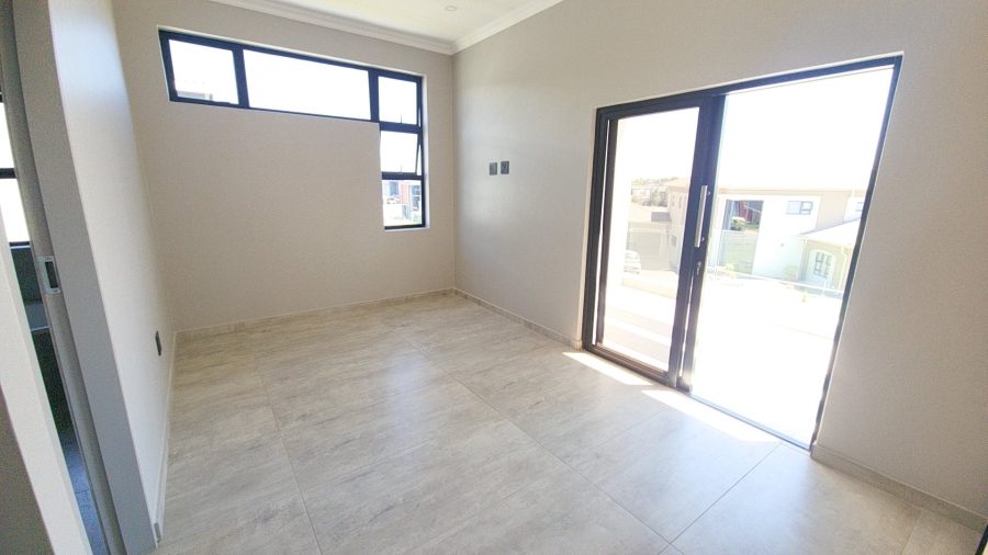 5 Bedroom Property for Sale in Six Fountains Residential Estate Gauteng