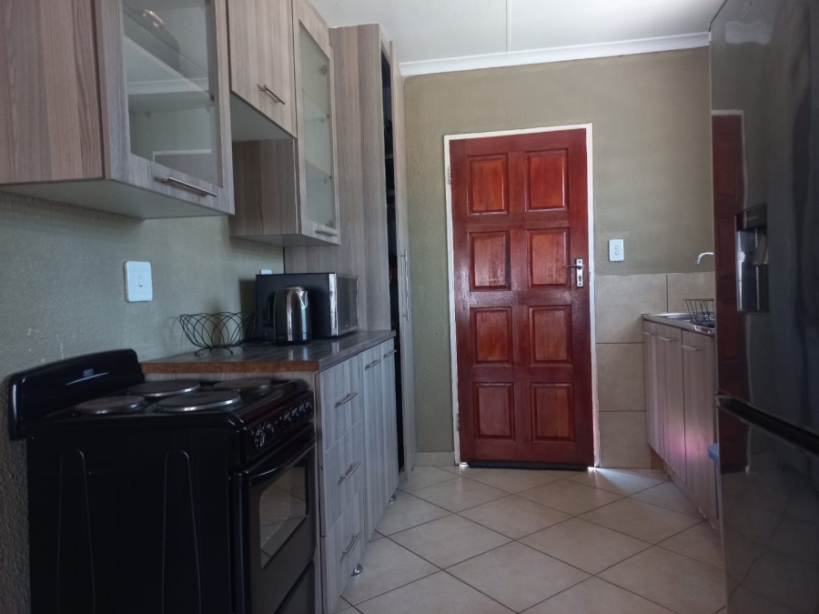 To Let 3 Bedroom Property for Rent in Nellmapius Gauteng