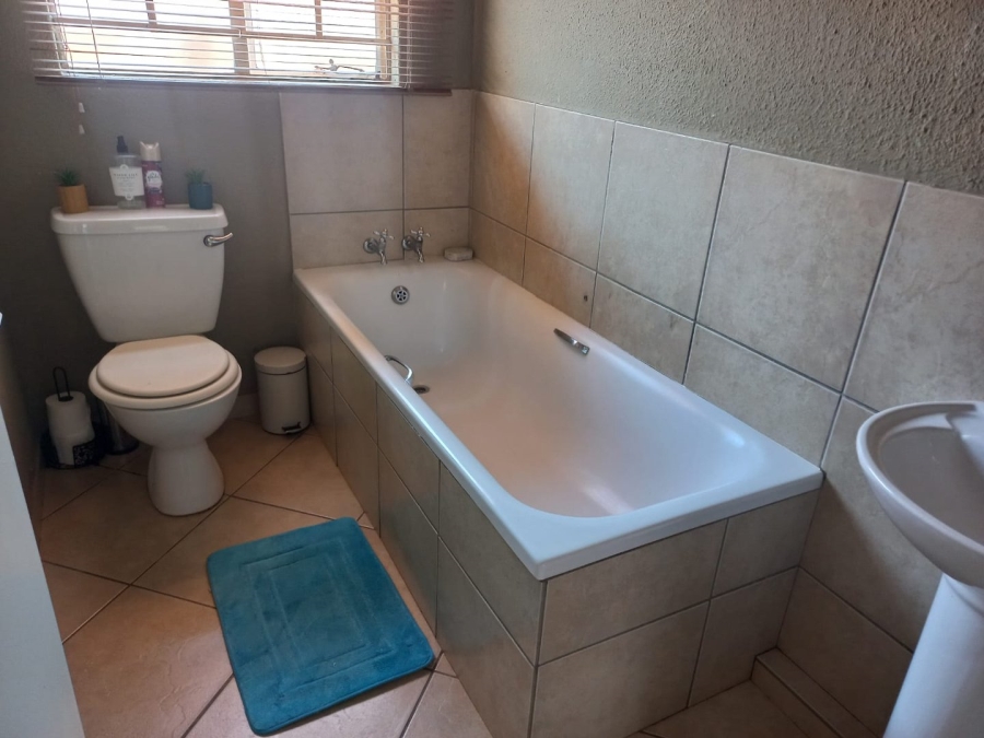 To Let 3 Bedroom Property for Rent in Nellmapius Gauteng