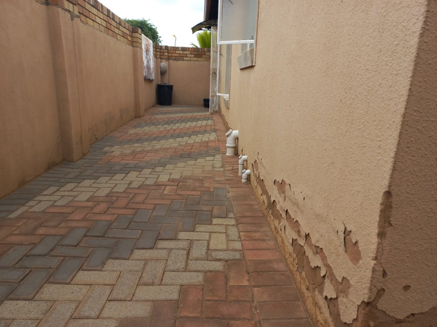 To Let 3 Bedroom Property for Rent in Nellmapius Gauteng