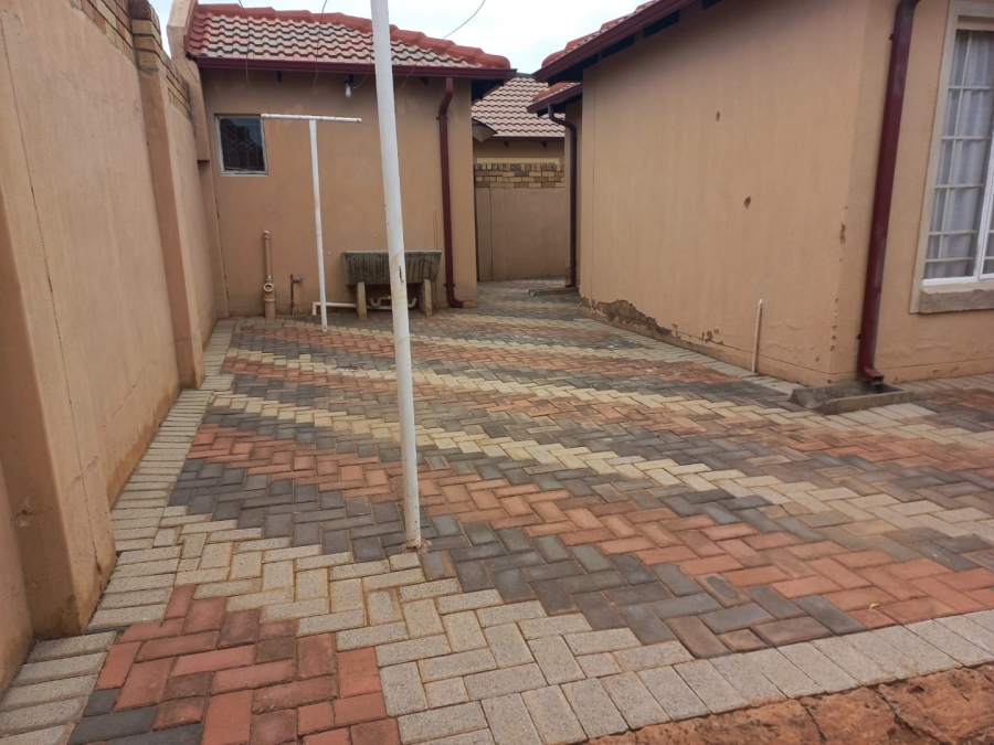 To Let 3 Bedroom Property for Rent in Nellmapius Gauteng