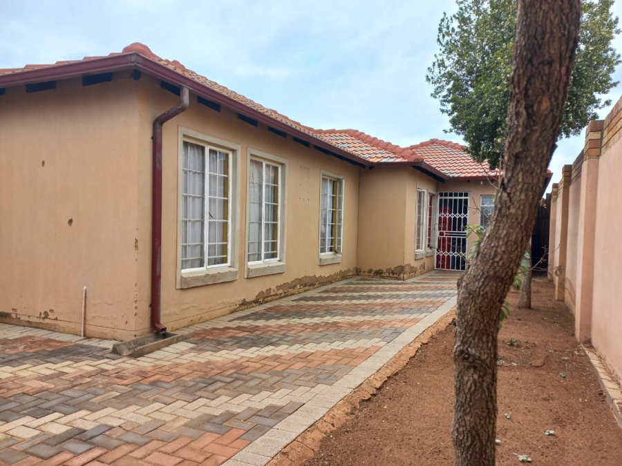 To Let 3 Bedroom Property for Rent in Nellmapius Gauteng