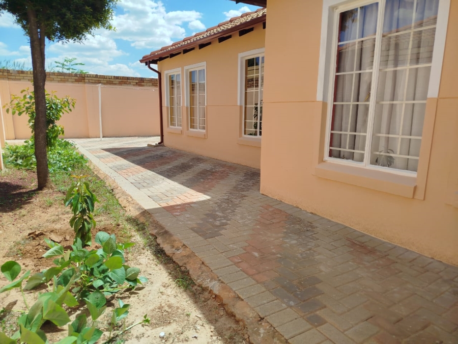 To Let 3 Bedroom Property for Rent in Nellmapius Gauteng