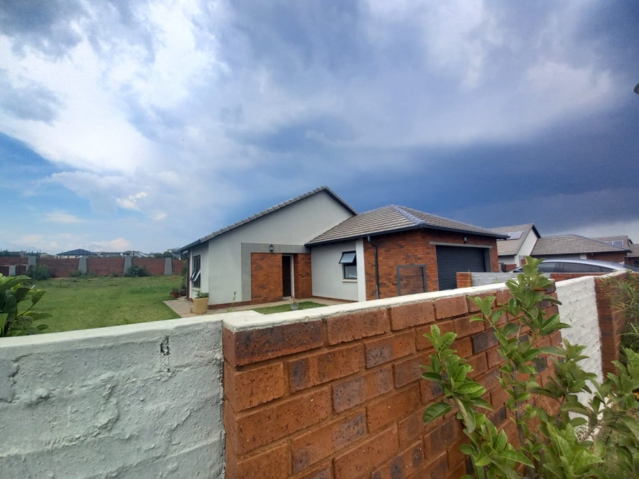 3 Bedroom Property for Sale in Amberfield Gauteng