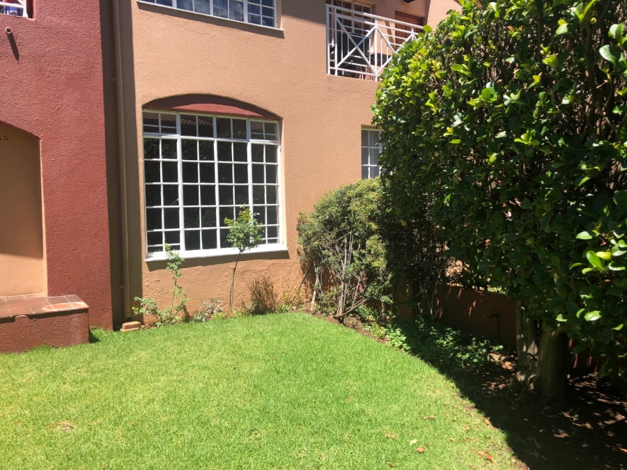 To Let 3 Bedroom Property for Rent in Robindale Gauteng