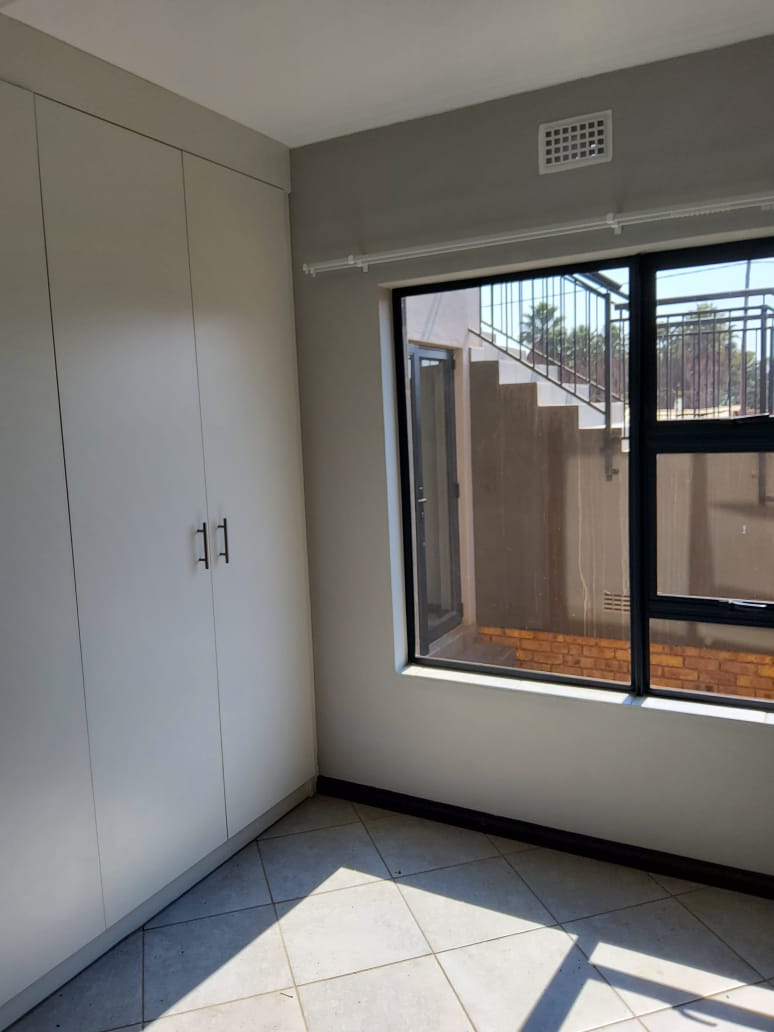 2 Bedroom Property for Sale in Norton Home Estate AH Gauteng