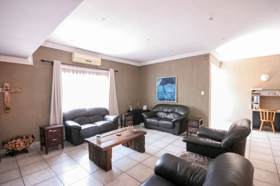 4 Bedroom Property for Sale in Eldoraigne Gauteng