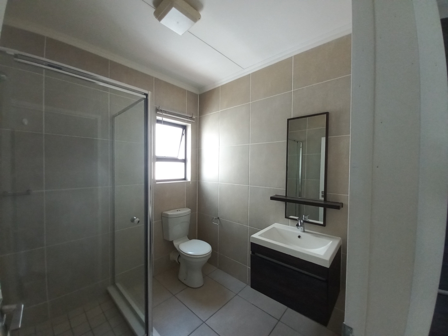 1 Bedroom Property for Sale in Olivedale Gauteng