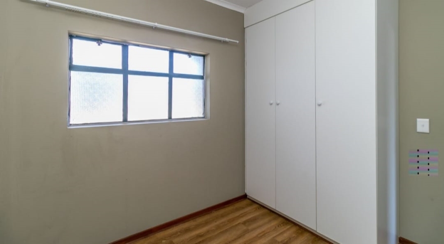 To Let 2 Bedroom Property for Rent in Glen Austin Gauteng