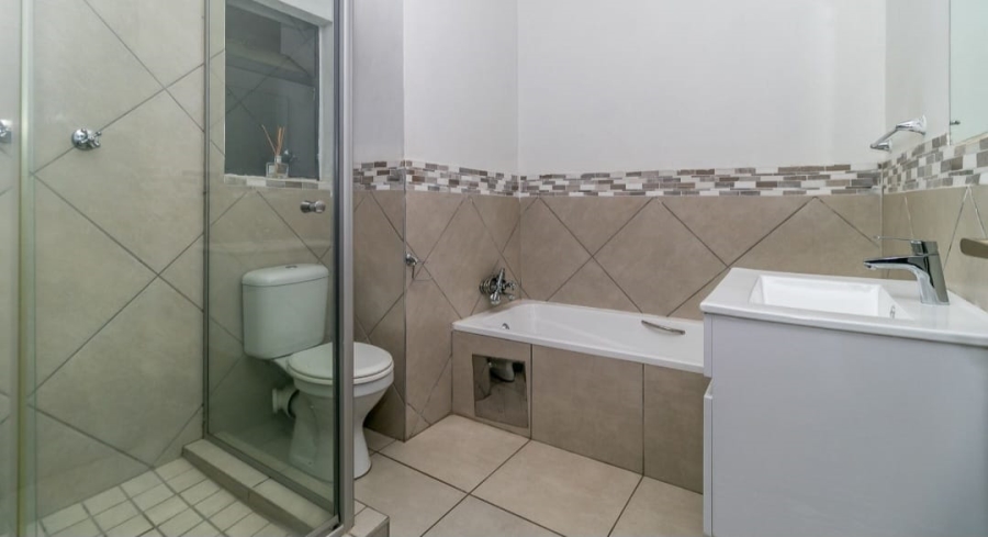 To Let 2 Bedroom Property for Rent in Glen Austin Gauteng