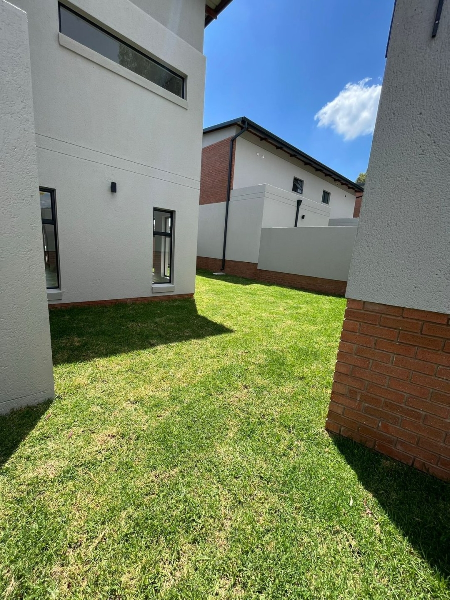 4 Bedroom Property for Sale in Carlswald Estate Gauteng