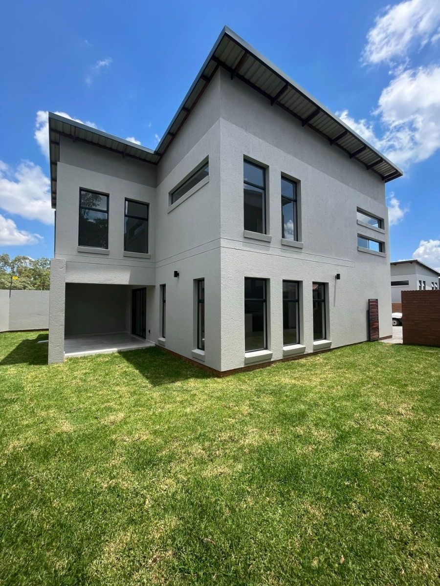 4 Bedroom Property for Sale in Carlswald Estate Gauteng