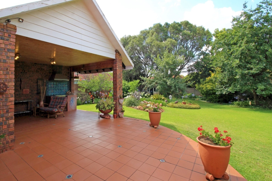 3 Bedroom Property for Sale in Eldoraigne Gauteng