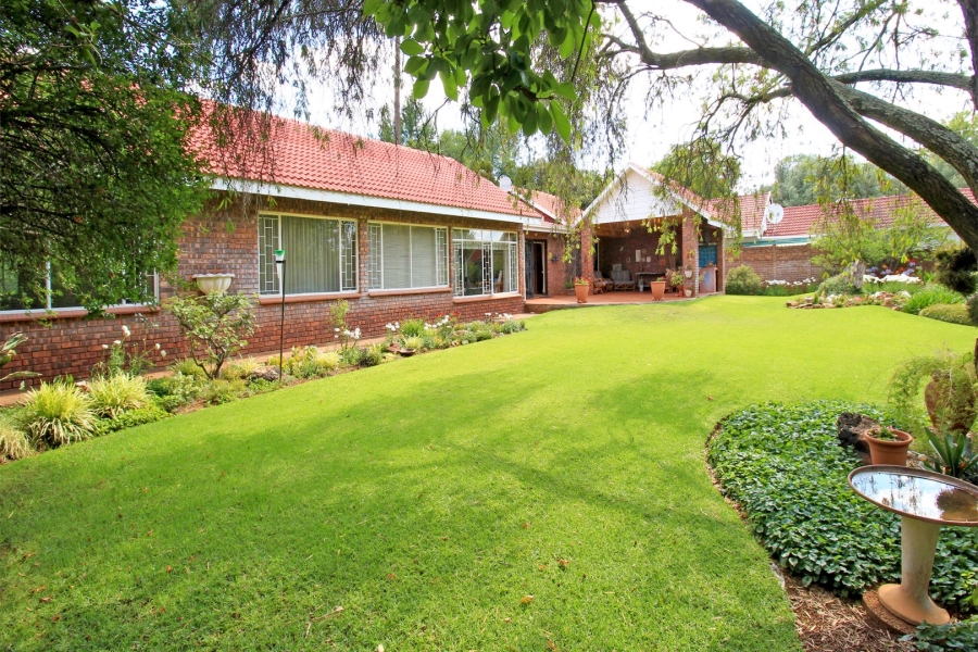 3 Bedroom Property for Sale in Eldoraigne Gauteng