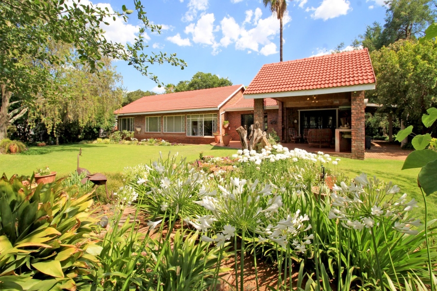 3 Bedroom Property for Sale in Eldoraigne Gauteng