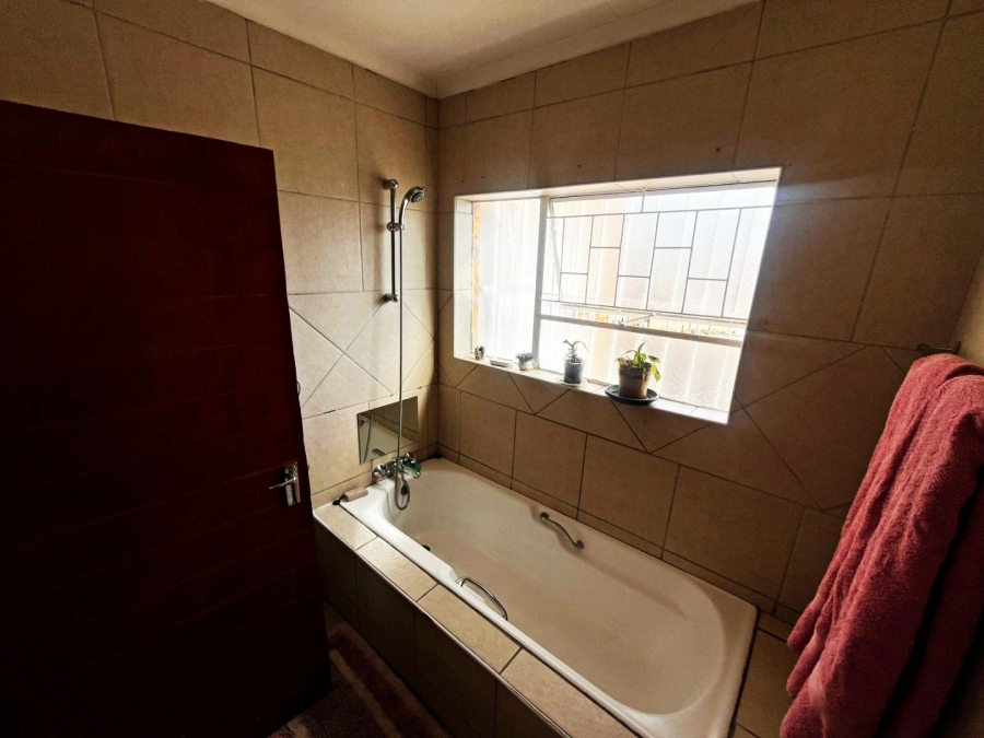 3 Bedroom Property for Sale in Wierda Park Gauteng