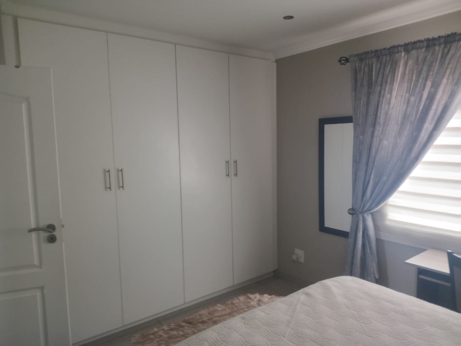  Bedroom Property for Sale in Norton Small Farms Gauteng