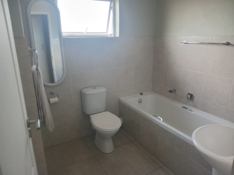  Bedroom Property for Sale in Norton Small Farms Gauteng