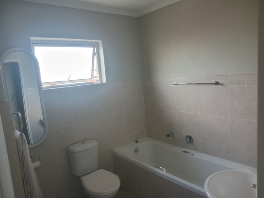  Bedroom Property for Sale in Norton Small Farms Gauteng