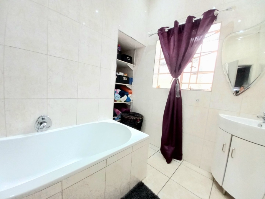 3 Bedroom Property for Sale in Solheim Gauteng