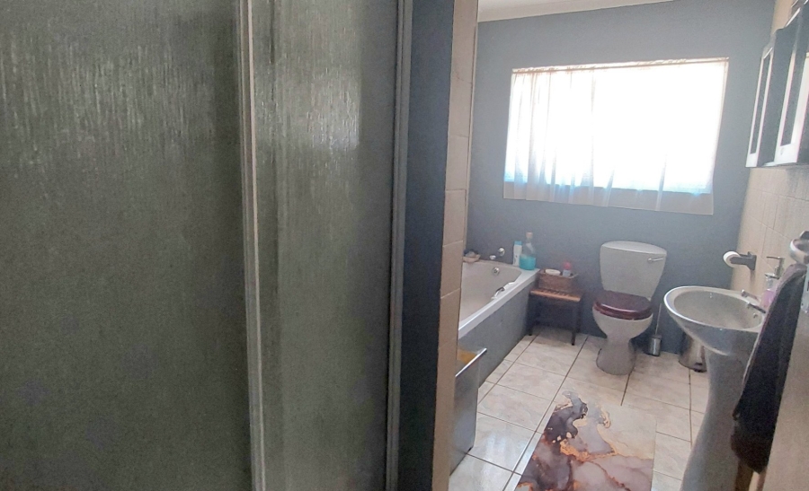 4 Bedroom Property for Sale in Pomona AH Gauteng