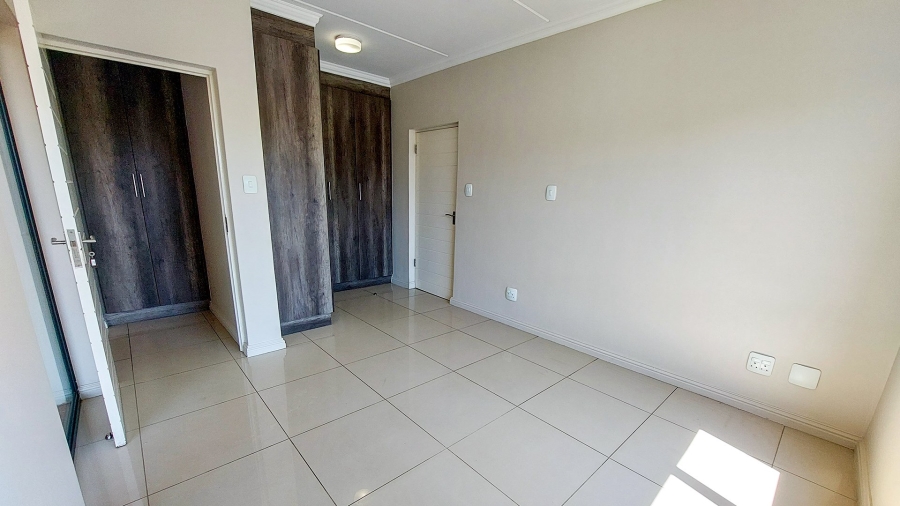 To Let 2 Bedroom Property for Rent in Crowthorne AH Gauteng