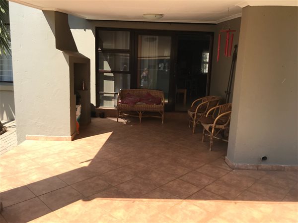 To Let 3 Bedroom Property for Rent in Pinehaven Gauteng