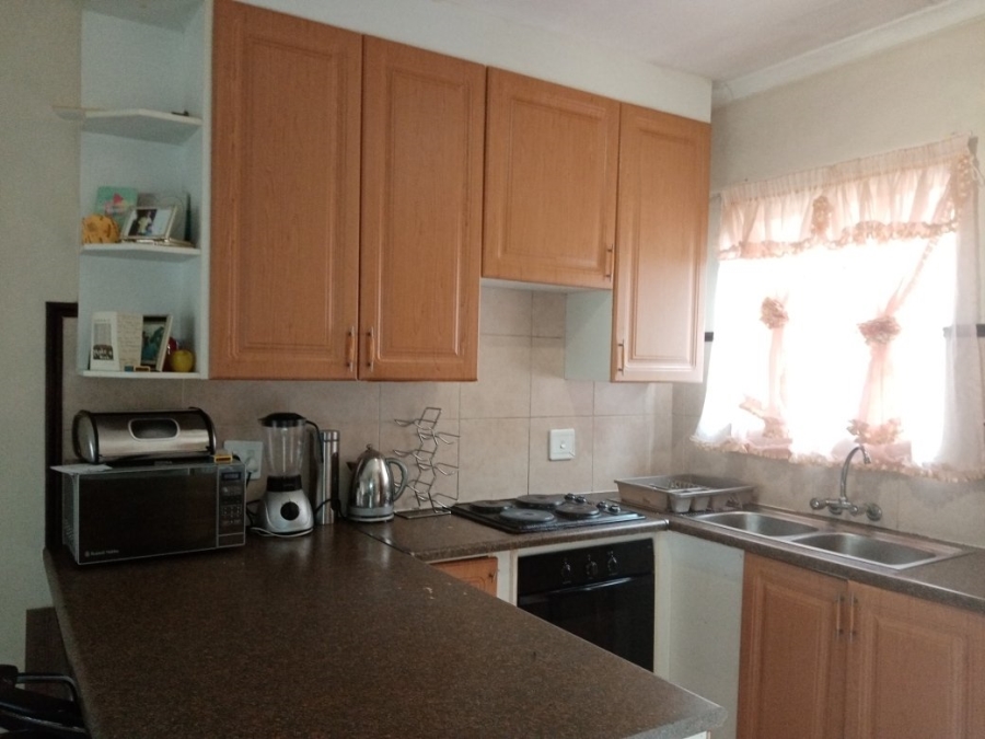 To Let 2 Bedroom Property for Rent in Mooikloof Ridge Gauteng