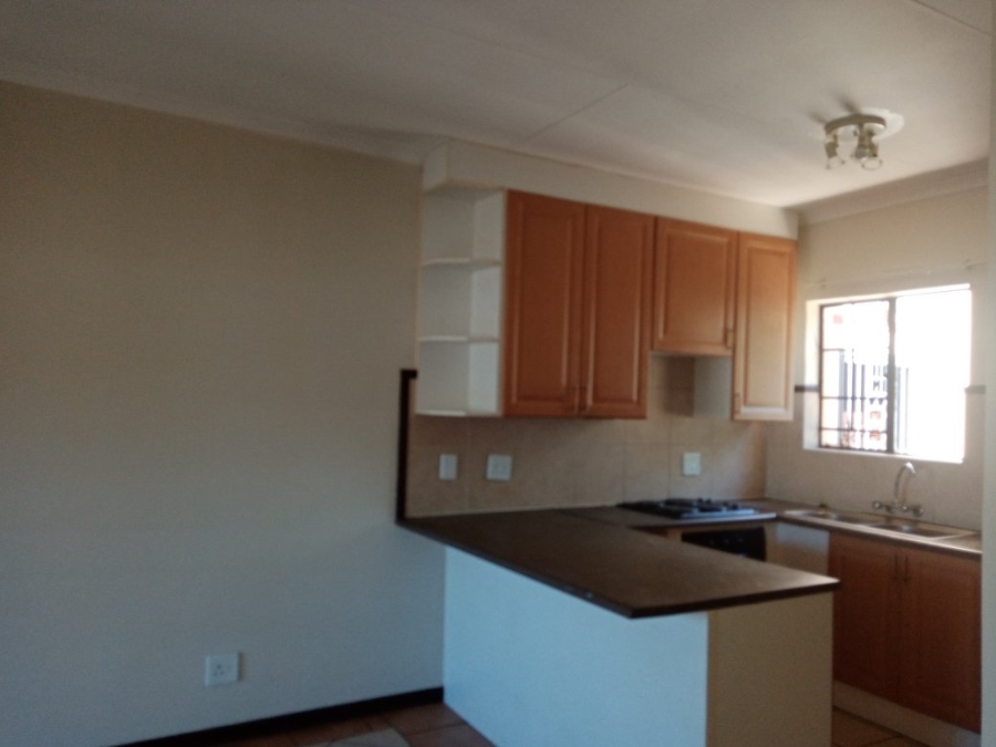 To Let 2 Bedroom Property for Rent in Mooikloof Ridge Gauteng