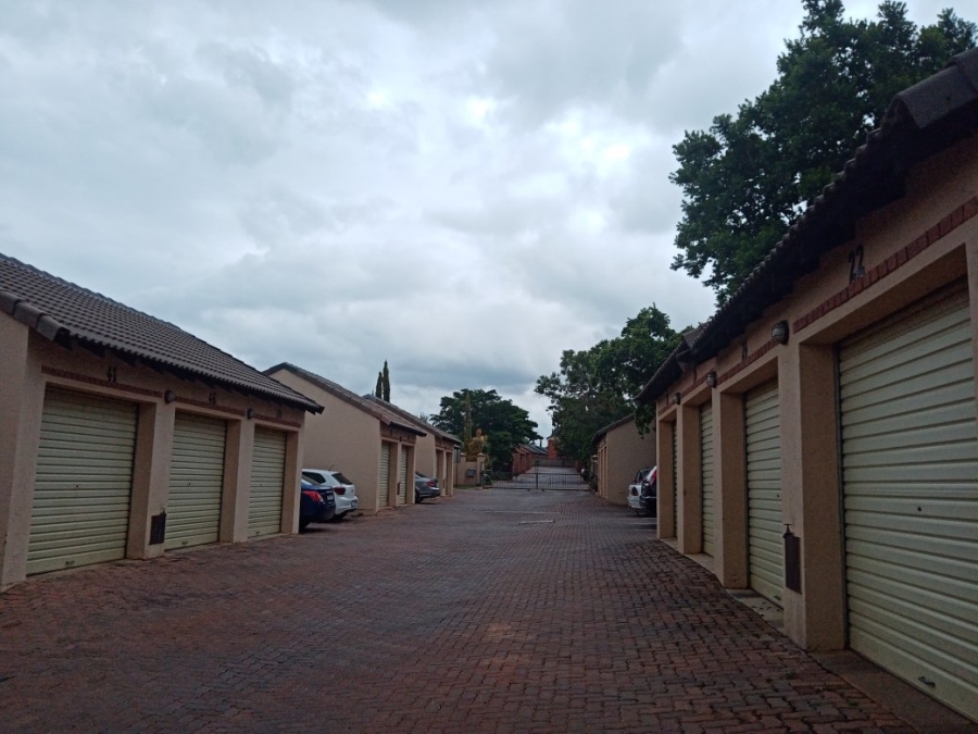 To Let 2 Bedroom Property for Rent in Mooikloof Ridge Gauteng