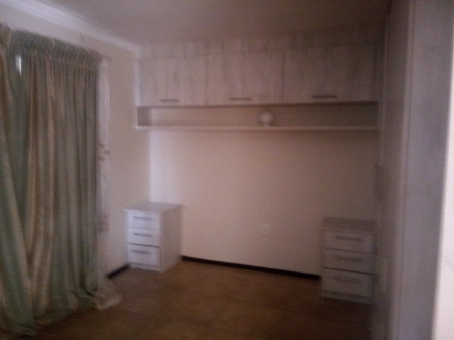 To Let 3 Bedroom Property for Rent in Heatherdale AH Gauteng