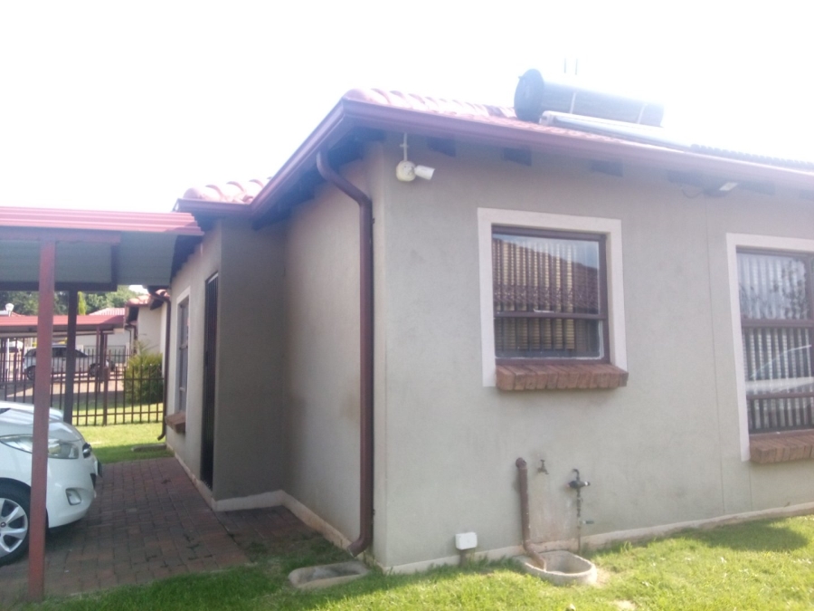 To Let 3 Bedroom Property for Rent in Heatherdale AH Gauteng