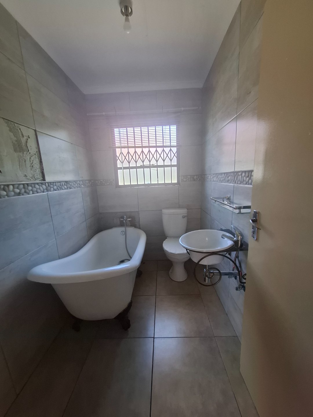 To Let 3 Bedroom Property for Rent in Heatherdale AH Gauteng