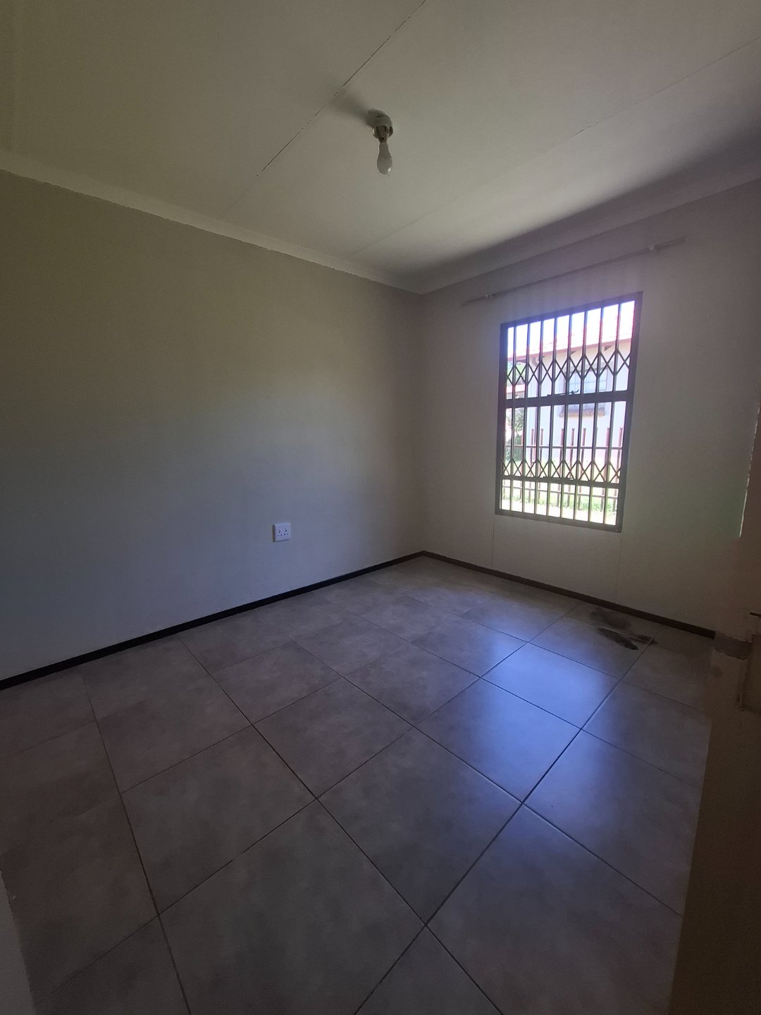 To Let 3 Bedroom Property for Rent in Heatherdale AH Gauteng