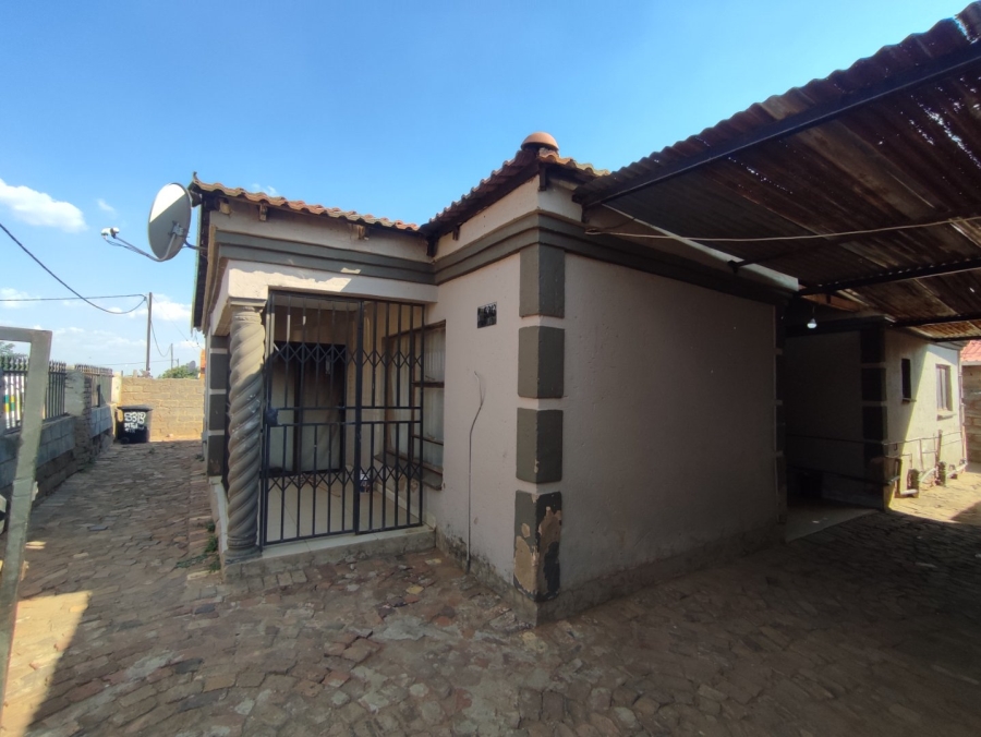  Bedroom Property for Sale in Langaville Gauteng