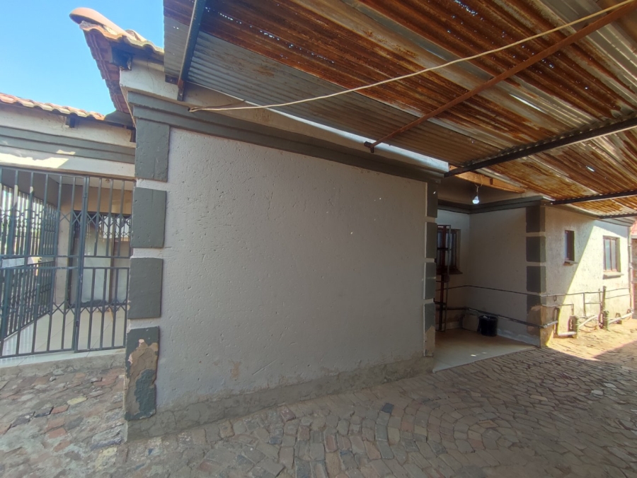  Bedroom Property for Sale in Langaville Gauteng